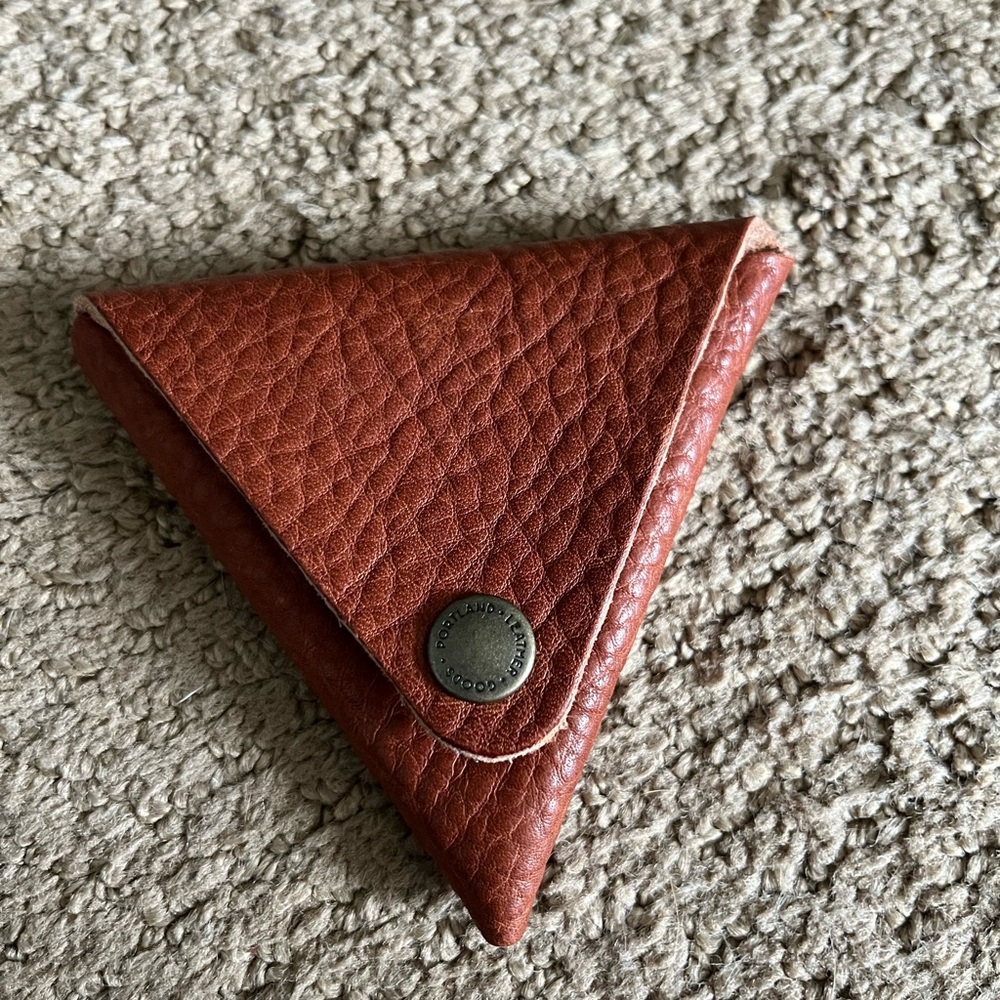 Portland Leather Nutmeg Triangle